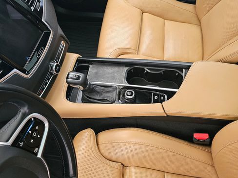 Certified 2022 Volvo XC90 T6 Inscription w/ Advanced Package image 25