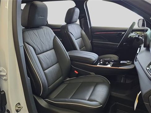 New 2026 Buick Enclave Avenir w/ Super Cruise Package image 12