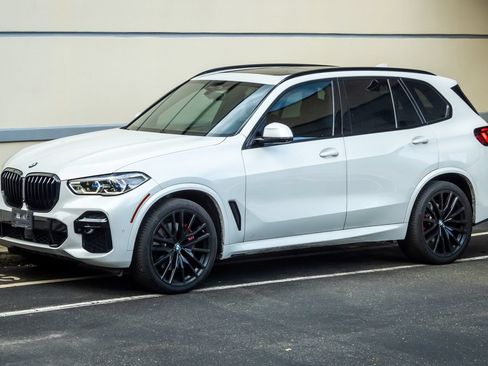 Used 2023 BMW X5 sDrive40i w/ Executive Package RWD image 3