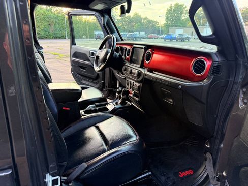 Used 2020 Jeep Wrangler Unlimited Rubicon w/ Dual Top Group AWD/4WD image 14