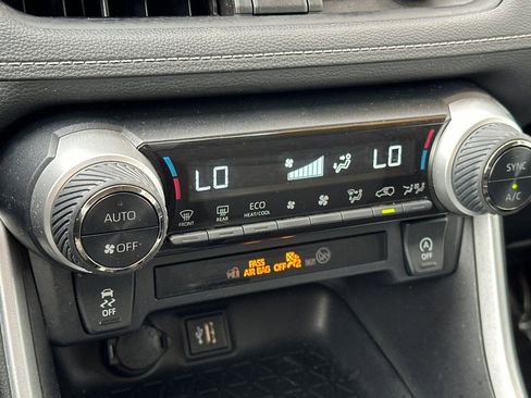 Used 2024 Toyota RAV4 XLE FWD image 24