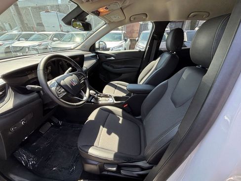 Used 2025 Buick Encore GX Preferred FWD image 25