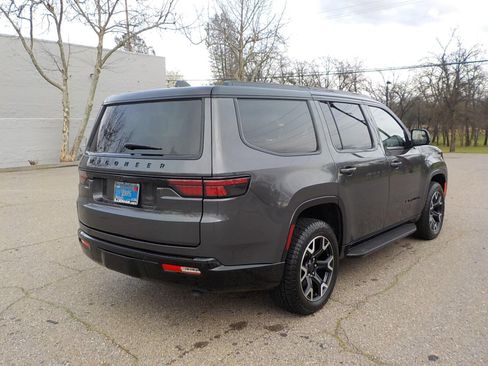 Used 2025 Jeep Wagoneer Series II image 5