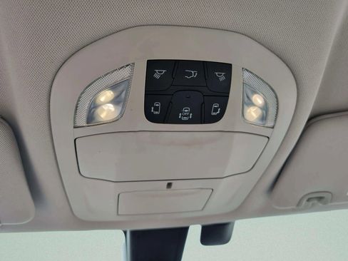 Used 2017 Chrysler Pacifica Touring-L image 28