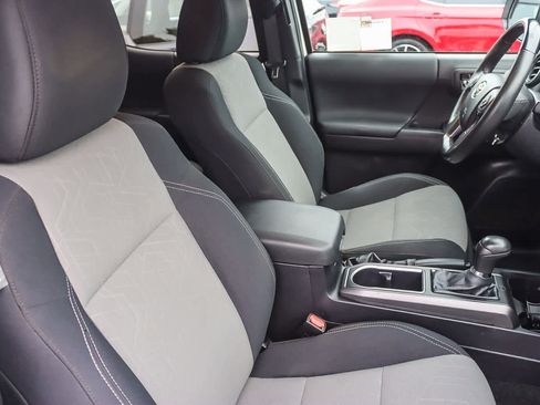 Used 2023 Toyota Tacoma TRD Off-Road image 15