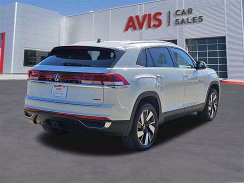 Used 2025 Volkswagen Atlas Cross Sport SE image 5