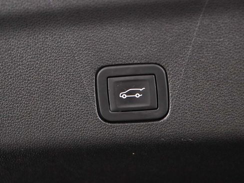 Used 2025 GMC Yukon Denali image 35