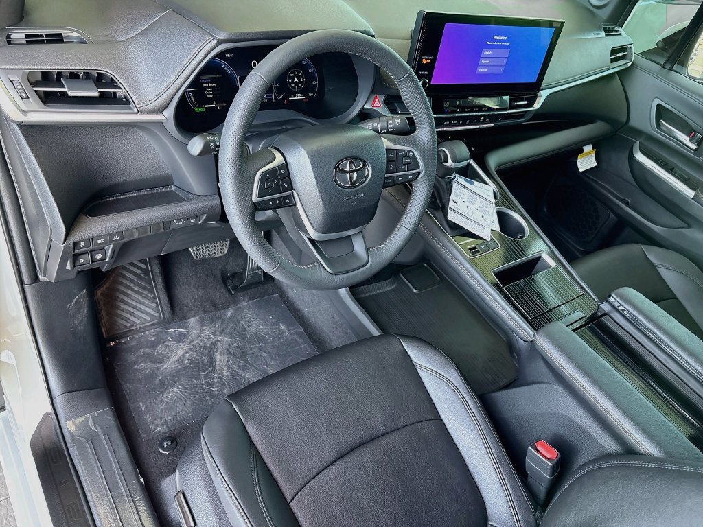 New 2026 Toyota Sienna XLE Woodland Edition AWD/4WD image 9