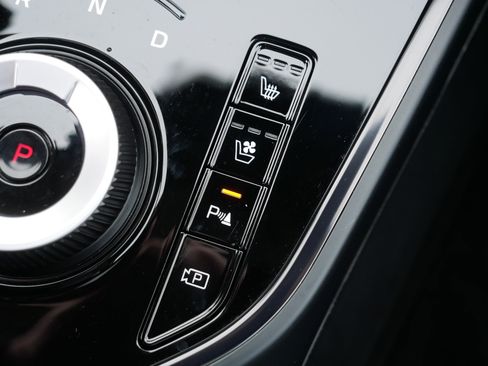 Used 2023 Kia Niro SX Touring image 33