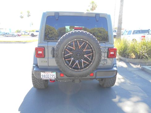 Used 2022 Jeep Wrangler Unlimited Rubicon w/ LED Lighting Group AWD/4WD image 8