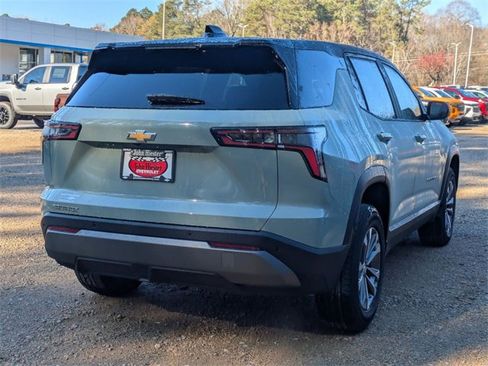 New 2026 Chevrolet Equinox LT image 2