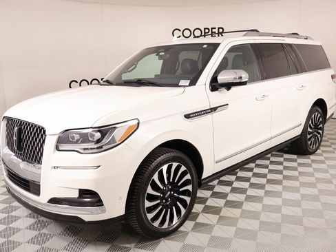 Used 2023 Lincoln Navigator L Black Label image 11