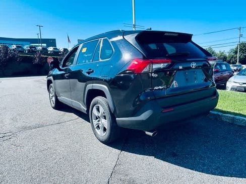 Used 2025 Toyota RAV4 XLE AWD/4WD image 6