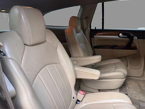 Used 2008 Buick Enclave CXL w/ Luxury Package FWD image 26