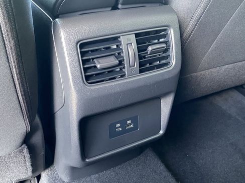 Certified 2023 Nissan Rogue SV FWD image 18