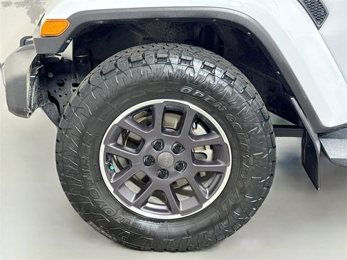 Used 2022 Jeep Gladiator Overland w/ Popular Equipment Package image 30