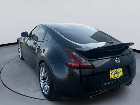 Used 2015 Nissan 370Z Coupe RWD image 6