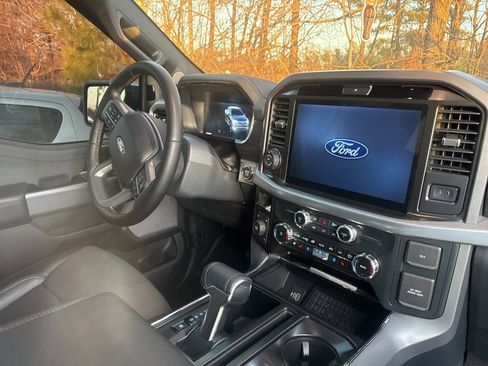 Used 2025 Ford F150 Lariat w/ Equipment Group 501A Mid image 17