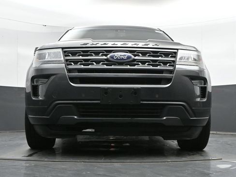 Used 2018 Ford Explorer XLT w/ Equipment Group 202A AWD/4WD image 37