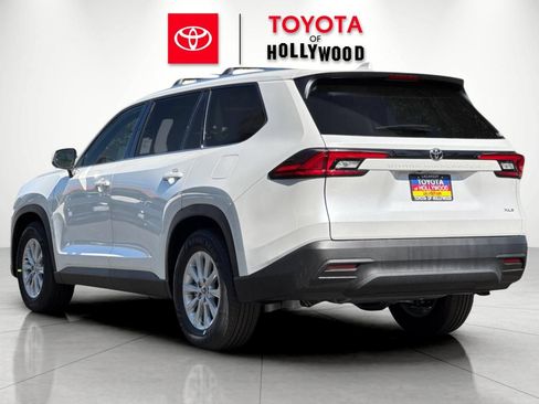 New 2026 Toyota Grand Highlander FWD image 6