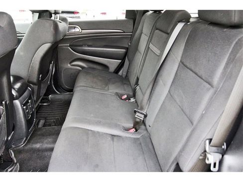 Used 2017 Jeep Grand Cherokee Laredo w/ Quick Order Package 2BE image 12