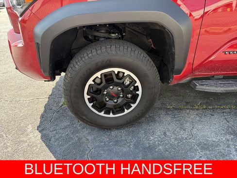 Used 2024 Toyota Tacoma TRD Off-Road AWD/4WD image 4