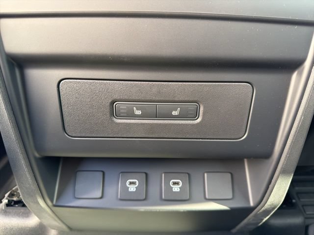 Used 2025 Land Rover Defender 110 SE AWD/4WD image 21