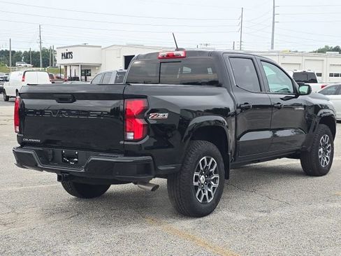 Used 2025 Chevrolet Colorado Z71 AWD/4WD image 5