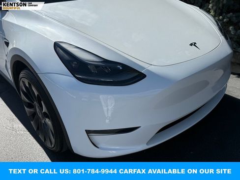 Used 2022 Tesla Model Y Performance AWD/4WD image 14