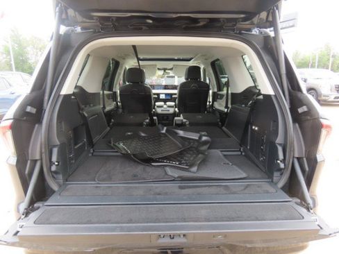 Used 2025 Lincoln Navigator Reserve AWD/4WD image 12