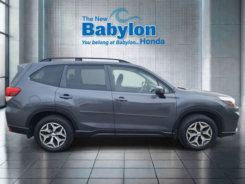 Used 2020 Subaru Forester Premium image 5