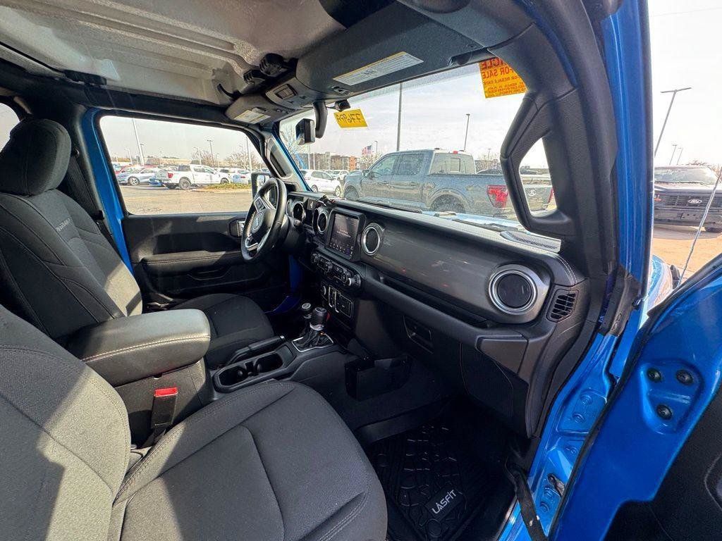 Used 2022 Jeep Gladiator Overland AWD/4WD image 18
