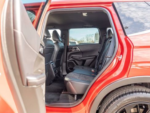 Used 2023 Mitsubishi Outlander SE Black Edition image 33