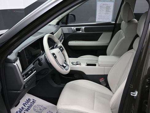 Used 2024 Hyundai Santa Fe SEL image 17