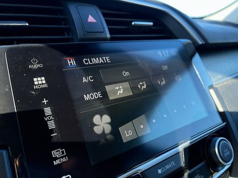 Used 2018 Honda Civic Touring image 38