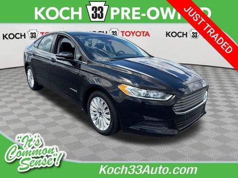 Used 2016 Ford Fusion SE FWD image 1