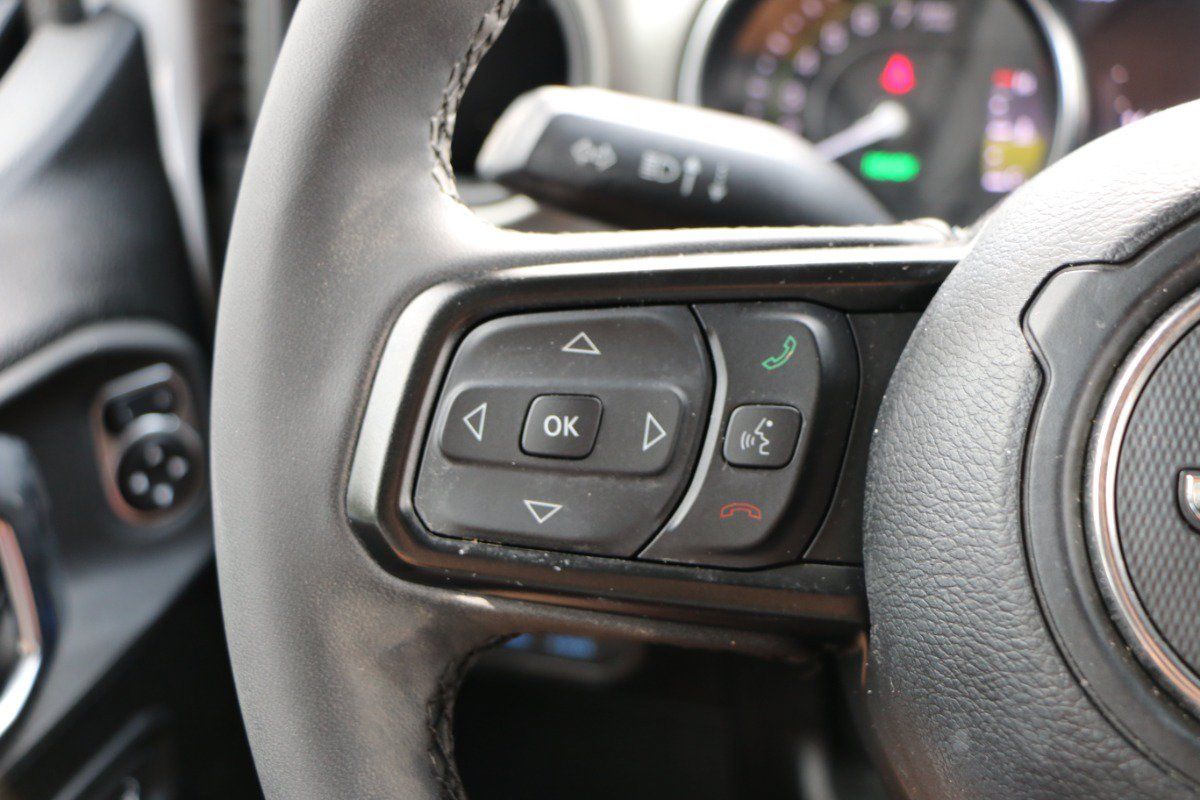 Used 2023 Jeep Wrangler Unlimited w/ Sun & Screen Package AWD/4WD image 15