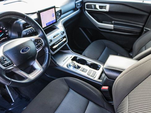 Used 2022 Ford Explorer XLT image 18