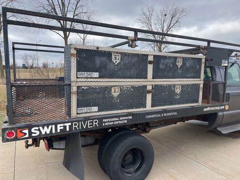 Used 2004 Ford F350 XLT image 4