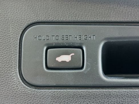 Used 2023 Acura MDX SH-AWD w/ Advance Package image 32