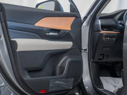 New 2026 Toyota Grand Highlander Limited image 41