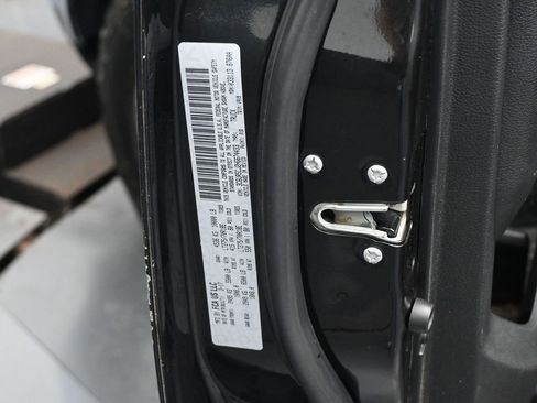 Used 2017 RAM 2500 Tradesman w/ Chrome Appearance Group image 19