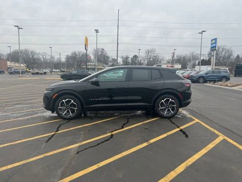 New 2026 Chevrolet Equinox EV LT image 2