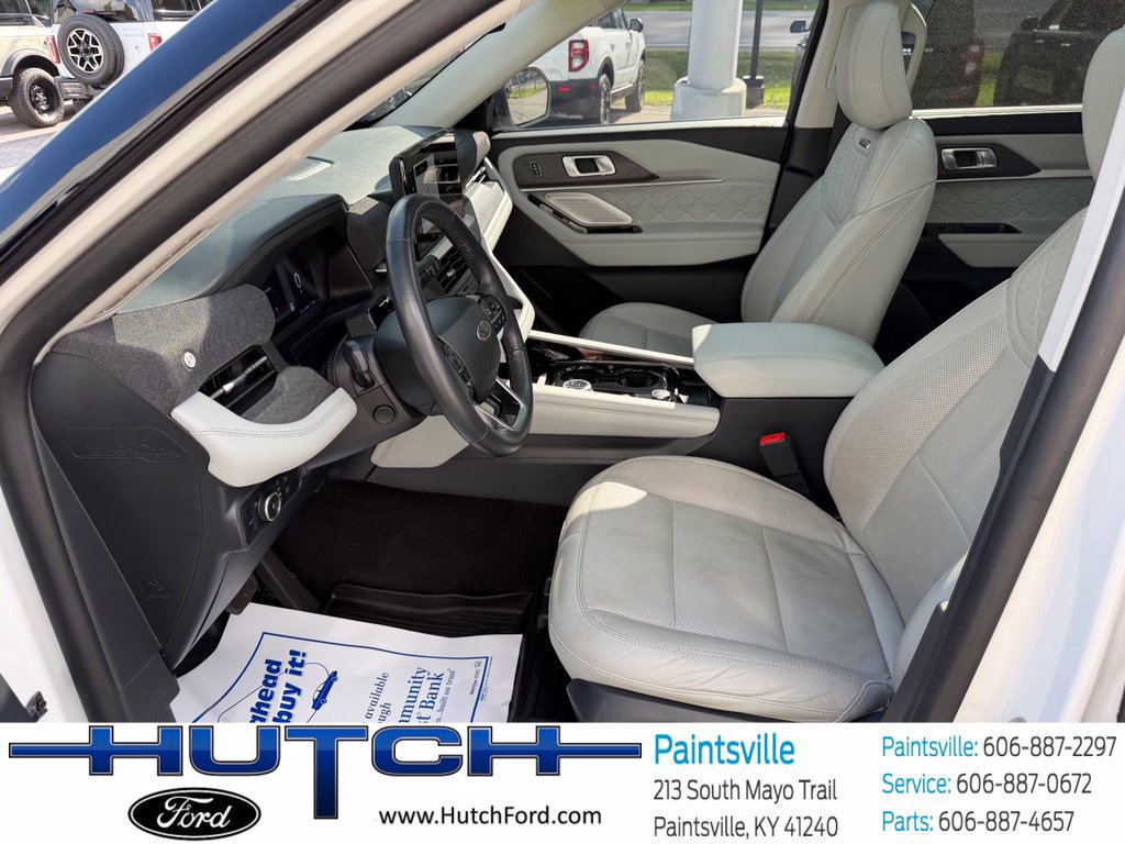 Used 2025 Ford Explorer Platinum w/ Ultimate Package AWD/4WD image 16