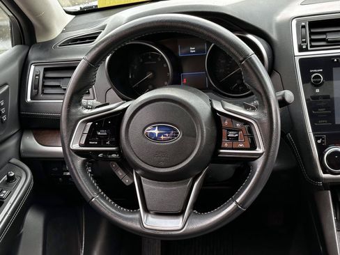 Used 2018 Subaru Outback 3.6R Limited AWD/4WD image 18
