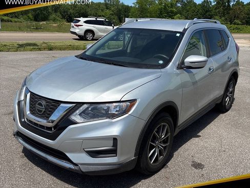 Used 2018 Nissan Rogue SV FWD image 1