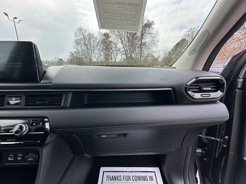 Used 2023 Honda Pilot Elite image 16