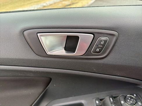 Used 2018 Ford EcoSport SE image 19