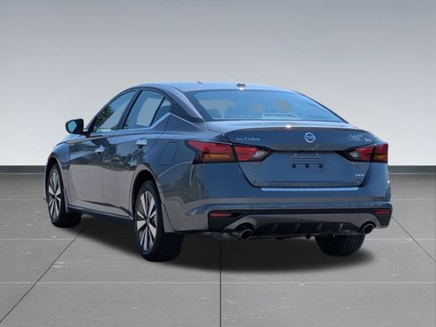 Used 2022 Nissan Altima 2.5 SV w/ SV Premium Package AWD/4WD image 3