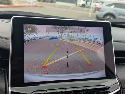 Used 2025 Jeep Compass Trailhawk image 24